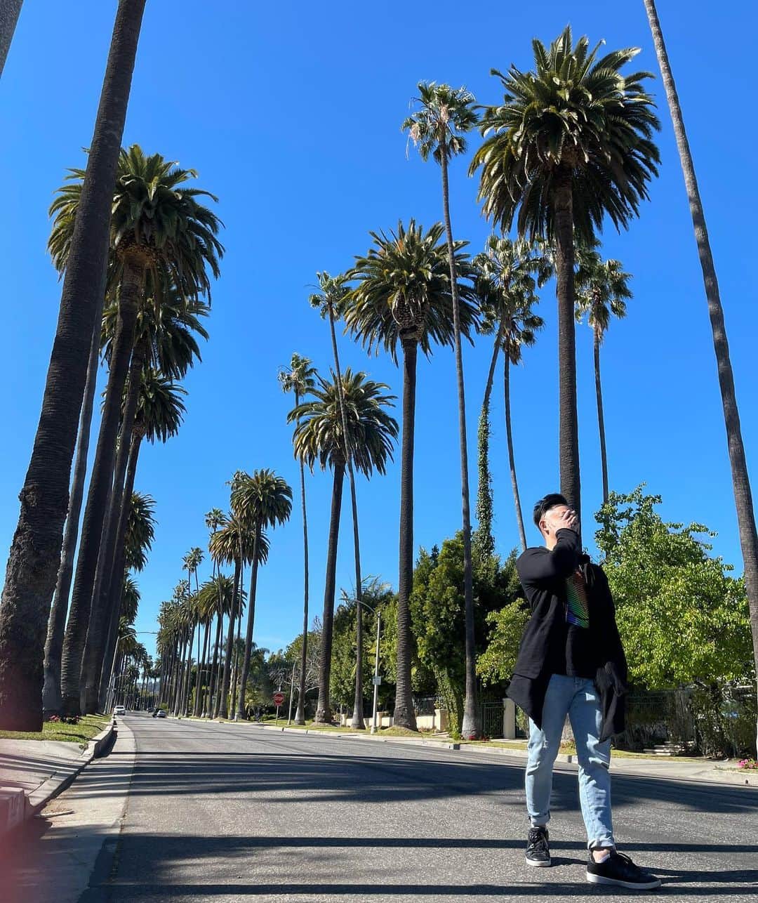 ヒューバートのインスタグラム：「Bye LA, be smelling ya later~」