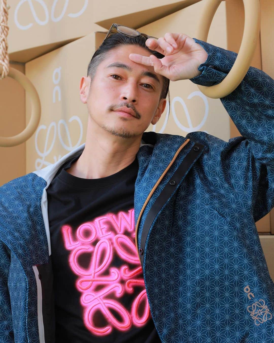 窪塚洋介のインスタグラム：「"LOEWE"ｘスイス発"On"の コラボレーションイベントが渋谷パルコにて開催中！とのことで先程行って参りました。  今回初めてLOEWEさんから声かけて頂きご縁が出来たんだけど、(そこで初めて知ったランニングブランドの)"On"との相性の良さにビックリした。高機能のスポーティなプロダクトが上品に仕上がってて、数点ガチ注文しちゃいました。 (麻の葉模様が特にエモかった^ ^)  #LOEWExOn #LOEWE #onrunning」