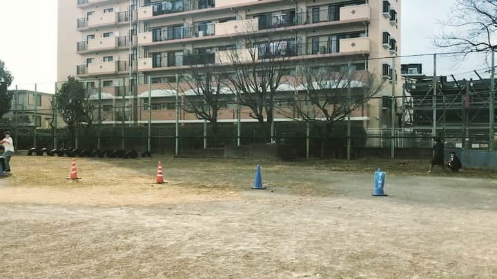 石原慎也のインスタグラム：「2022.03.09(wed) 本日も撮影。 お昼休憩にメンバーと橘さんと野球した⚾️  @y122dr  @sdb_akizawa  @shogo_tachibana」