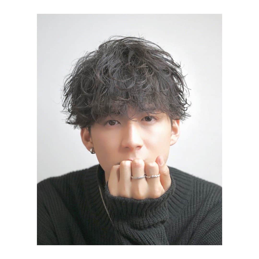 のインスタグラム：「・ 清野さんは世界で1番僕をカッコよくしてくれる方です。 是非清野さんのインスタも覗いてみてください！  @kiyono_goald  @goald_official」