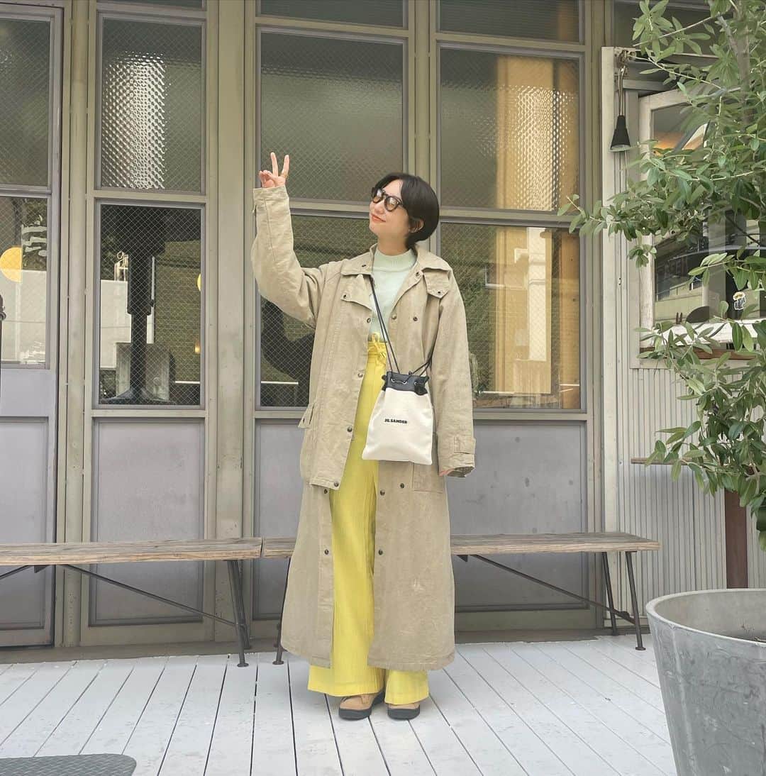 武田玲奈さんのインスタグラム写真 - (武田玲奈Instagram)「私服。 春が来ますねの服💐 お姉さんよく見ると リボン縦になってますよの服。  ミモザとチューリップを 帰りに買いました🌷」3月9日 21時00分 - rena_takeda