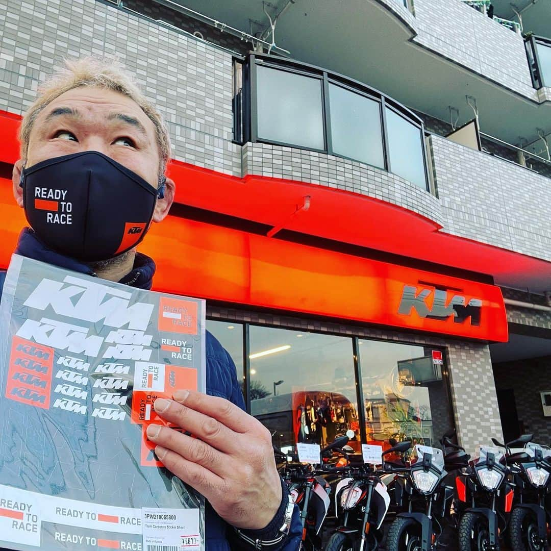 saku39shopさんのインスタグラム写真 - (saku39shopInstagram)「. 【KTM🏍】 . たまたま移動中にKTM（バイク）のお店を発見！ 興奮して思わずマスクとステッカーを買っちゃいました。 ん？　KTM？？？　KITAMI.........あ〜〜〜〜っ！ 3月13日NOAH横浜、待ってろ！　北宮！ セント〜〜〜〜ン！！！ . #桜庭和志  #KTM #noah_ghc #杉浦軍 #マサ北宮 選手」3月9日 21時44分 - saku39ks