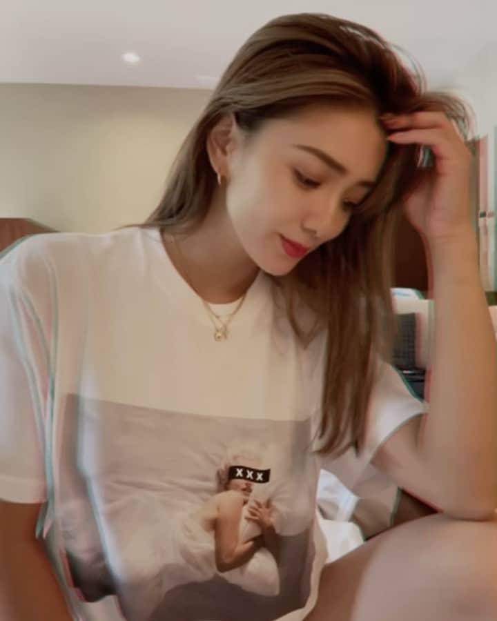 谷口紗耶香のインスタグラム：「#国際女性デー 🏵 だった昨日！仕事より子育てが私の人生みたいな感じで10年経たけど、 「母」である前に 「女性」であること。 その意識は忘れないように生きたいね❤︎  #internationalwomensday #iwd」