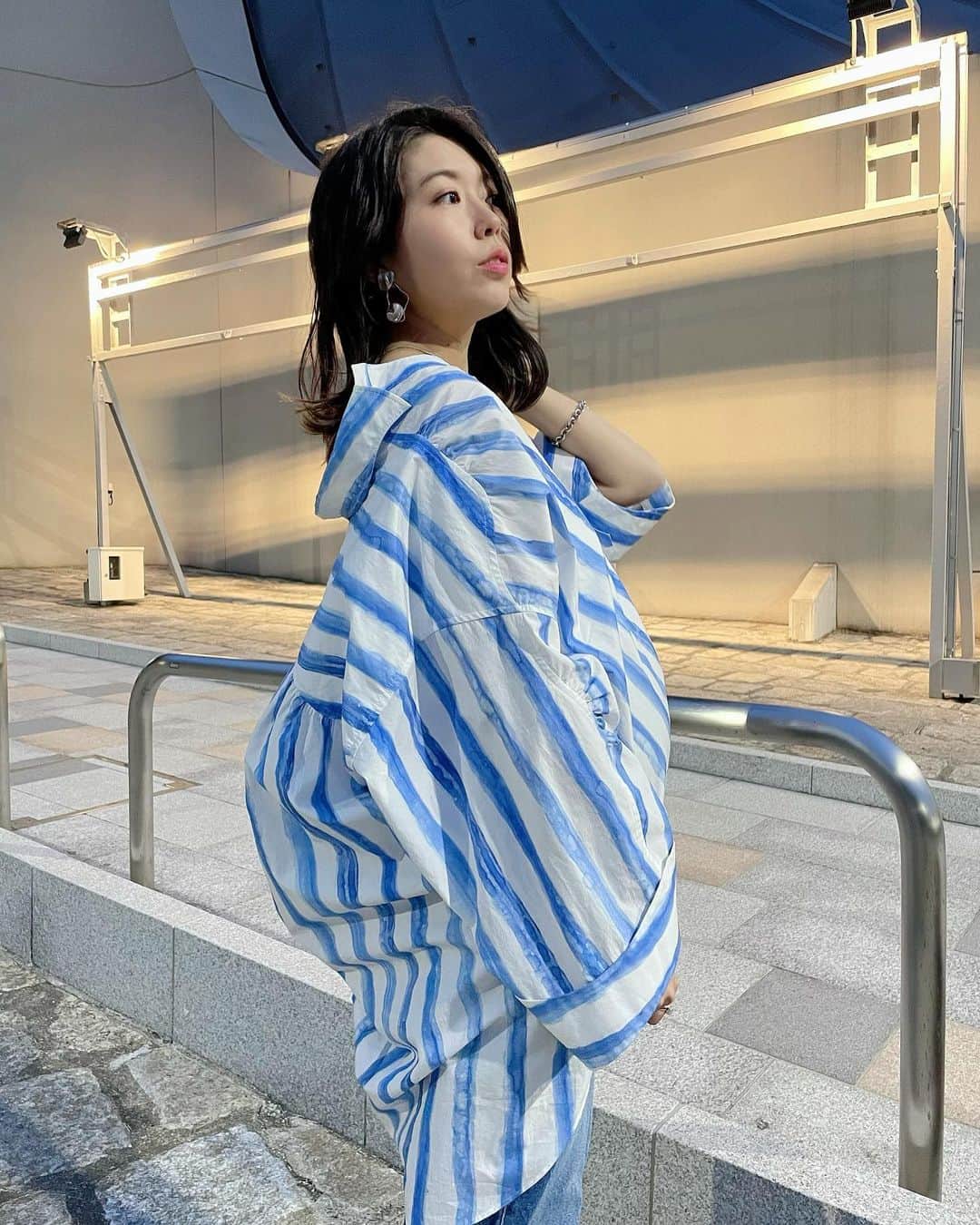 石橋穂乃香のインスタグラム：「🌸 UNDERCOVERの素敵なシャツを着させていただき UNDERCOVERのショーへ🌸  @undercover_lab  @joniotakahashi 👏👏👏🔥」