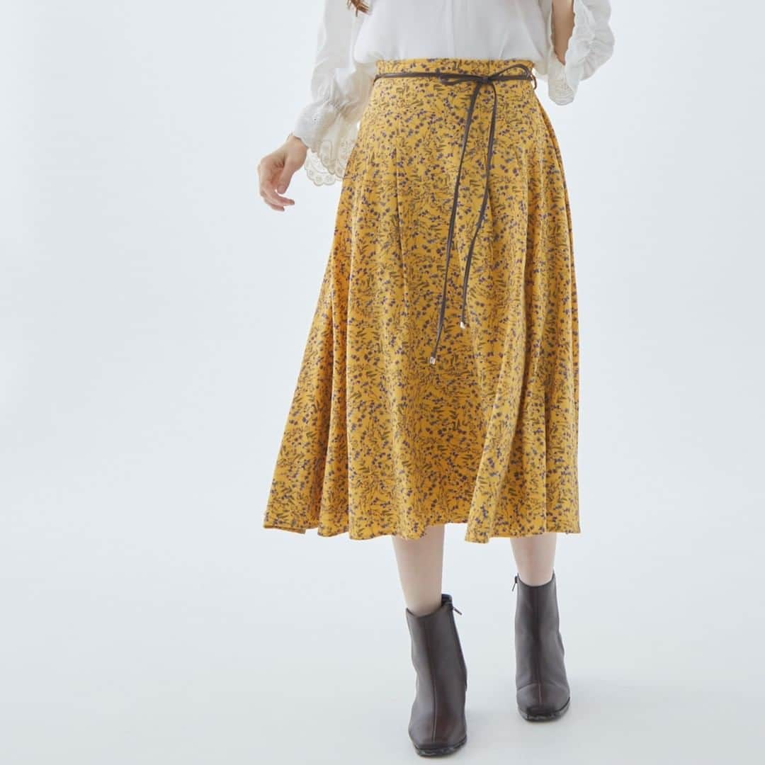 Fabulous Angelaさんのインスタグラム写真 - (Fabulous AngelaInstagram)「フラワー柄のスカートが登場。 セットの合皮ベルトでアクセントの効いたコーディネートに。  ■合皮ベルト付フラワースカート color :Mustard/Brown/Black price : ¥8,980→¥1,796 size : FREE ㅤ  ㅤㅤㅤㅤㅤ  詳細はTOPのURLからご確認ください☺︎ ▶︎▶︎ @fabulousangela_official   ㅤhttps://www.cream-ivony.com/c/fabulous-angela/FASK-0314X-B  ーーーーーーーーーーーーーーーーー ㅤ ㅤ #fabulousangela #ファビュラスアンジェラ #スカートコーデ  ＃ロングスカート」3月9日 22時34分 - fabulousangela_official