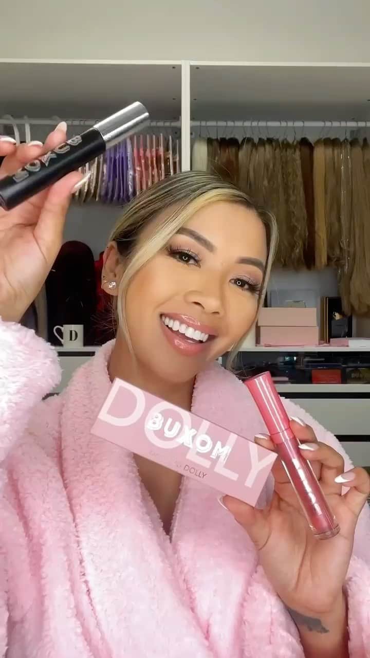リアン Vのインスタグラム：「Time to glam! ✨ Loved using the @buxomcosmetics limited edition #DARETOBEDOLLY Collection! I used the Darling Dolly Eyeshadow Palette and Dolly Glitz Full-On Plumping Polish to create this look. Buxom built an entire collection around their number one shade: Dolly! Love all their products 😍💕#BUXOMBabe #BUXOMPartner」