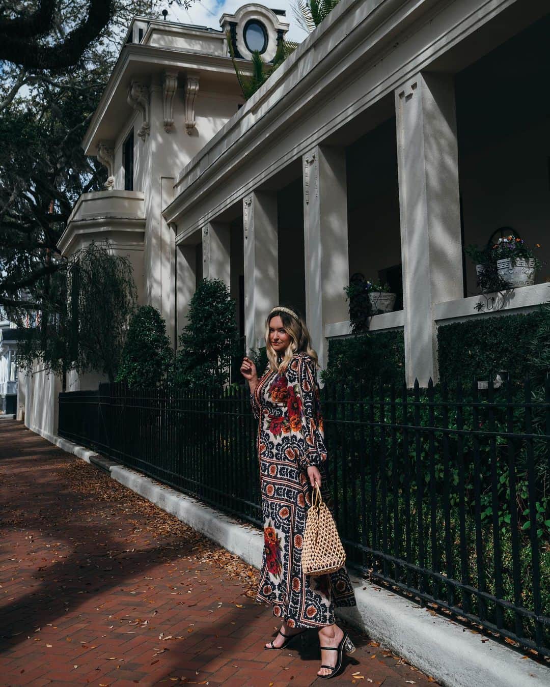 リズ・チェルカソワのインスタグラム：「Snapshots from Savannah」