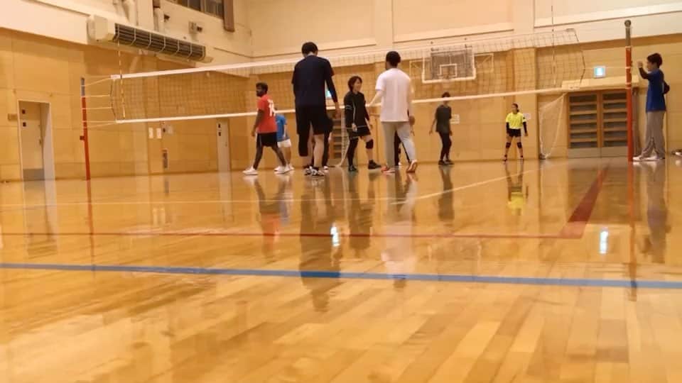 りこぴのインスタグラム：「前回はたくさんの下手っぴメッセージありがとうございます🤣 今回は少し上手めに見える動画まとめてみました🤣 #りこを探せ」