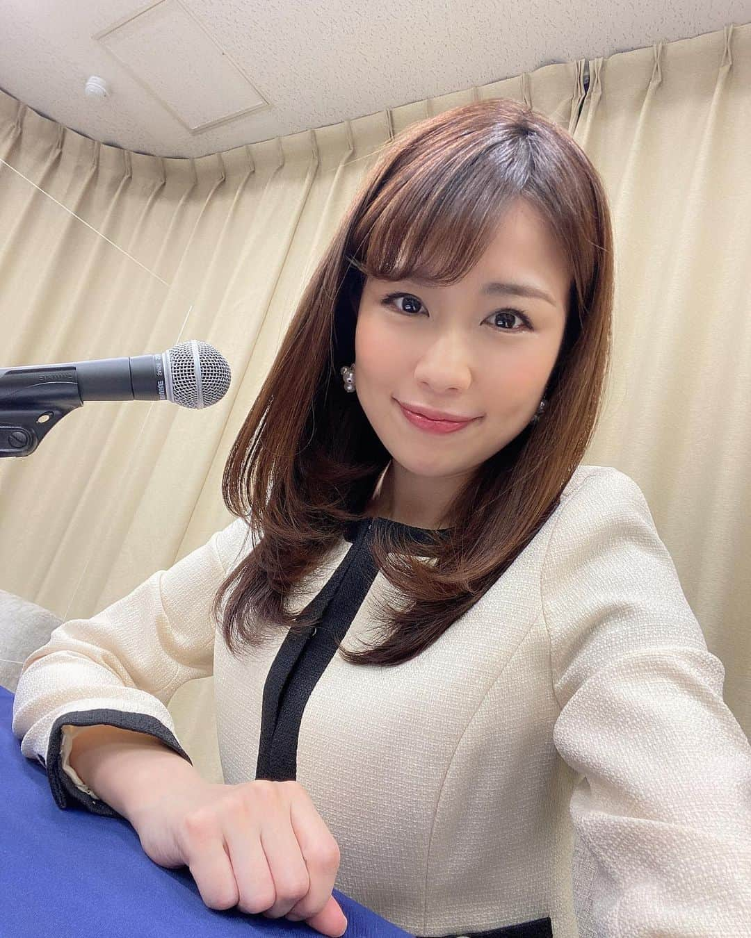 道岡桃子さんのインスタグラム写真 - (道岡桃子Instagram)「医療系のweb学会でした😊  もう７年くらい担当させてもらっています✨✨  ありがたい🙏  アナウンサーは何年目なんだろ。。。笑  #アナウンサー #アナウンサー衣装  #衣装 #講演会 #学会 #ウェビナー  #医療 #医師 #女医 #薬剤師 #司会」3月10日 19時41分 - momoko_ana