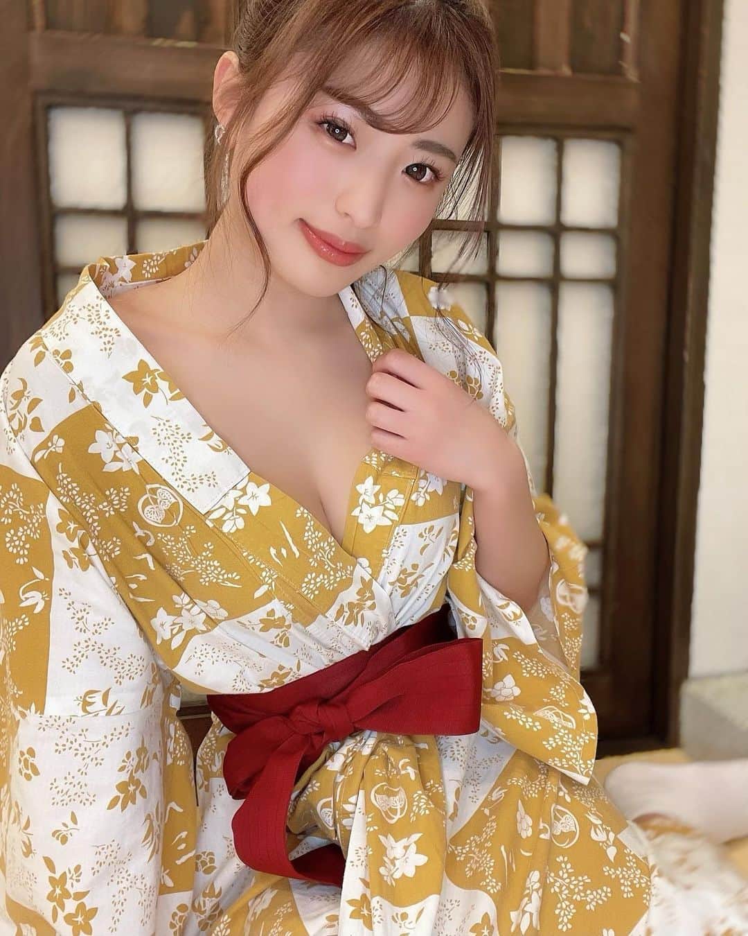 MIYABIのインスタグラム：「ちょっとだけぇ…  セクシィ？🥴  ゆっくり休んでね💜」