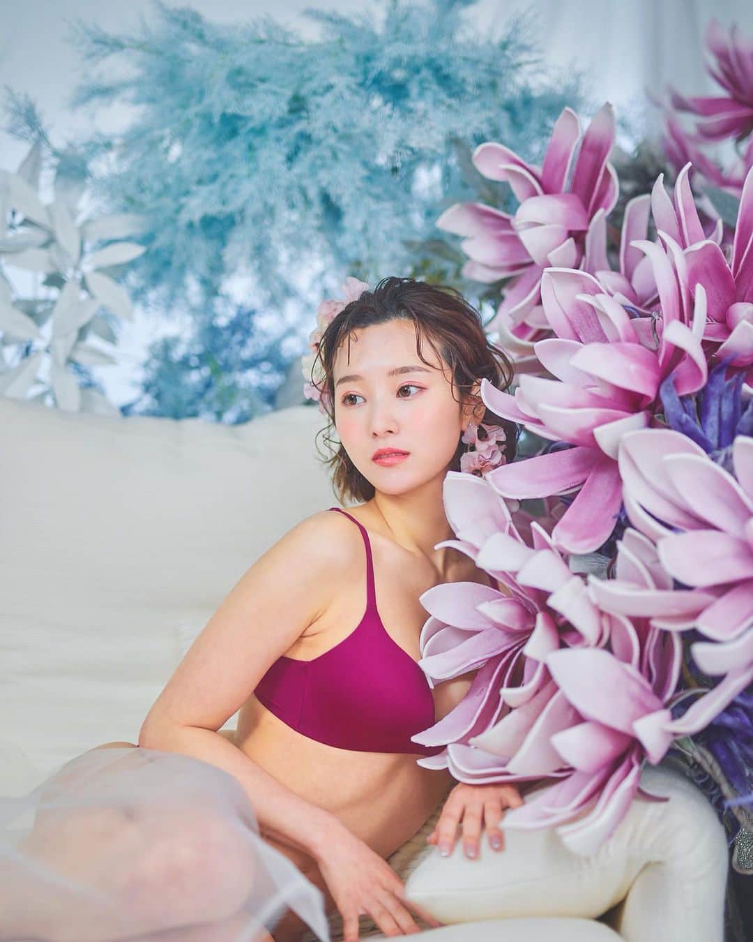 のインスタグラム：「セットが可愛すぎる•。❁。.*･ﾟ　.ﾟ･*.❁。.*･٭•。  photographer📸… @kazumi__izawa  hairmake💄… @megg_hairmake  florist🌸… @ymktd6440  studio🏢… @hanagraphy.japan  ✧*̣̩⋆̩ｰｰｰｰｰｰｰｰｰｰｰｰｰｰｰ最新告知ｰｰｰｰｰｰｰｰｰｰｰｰｰｰｰｰｰｰｰｰｰｰ✧*̣̩⋆̩☽  【2月スケジュール🗓】※毎月、随時更新します★  6 AbemaTV ミッドナイト競輪 9 AbemaTV ミッドナイト競輪 10 AbemaTV ミッドナイト競輪 11 はなまる撮影会 11 グラビアプレスタイムズ 掲載  ※コンビニのeプリントサービスで購入できます✨ 12 AbemaTV ミッドナイト競輪 20 AbemaTV ミッドナイト競輪 21 『週刊大衆』２月２１日号 インタビュー"歯磨きのコツ" 26 はなまる撮影会 27 AbemaTV ミッドナイト競輪   【3月スケジュール📆】 2 AbemaTVミッドナイト競輪 (20時30分~23時30分🚴‍♂️) 9 AbemaTV NEW VISION シリーズ#3 「スピード測定」平塚F1 最終日 (14時00分~17時00分🚴‍♂️) 15 AbemaTV ミッドナイト競輪 27 はなまる撮影会  ✧*̣̩⋆̩☽⋆ｰｰｰｰｰｰｰｰｰｰｰｰその他告知ｰｰｰｰｰｰｰｰｰｰｰｰｰｰｰｰｰｰｰ✧*̣̩⋆̩☽⋆゜  🌟平塚競輪場イメージキャラクター 2021~2022年 🌟エレアリーナイトブラ 公式モデル 2019~2022年 ‪‪🌟パチンコ新台 『暴れん坊将軍』演出ドラマ ー お紗江役 🌟週刊ポスト 電子写真集 ｢鏡の国の愛夏｣ 発売中 🌟映画 ｢わたしの魔境｣井川咲役 ※公開前  ✧*̣̩⋆̩☽⋆ｰｰｰｰｰｰｰｰｰｰｰｰｰｰｰｰｰｰｰｰｰｰｰｰｰｰｰｰｰｰｰｰｰｰｰｰｰｰｰ✧*̣̩⋆̩☽⋆゜  🌟劇場公開 映画｢ホムンクルス｣ 女子高生役 🌟劇場公開 映画｢グレーゾーン｣ 黒崎一葉役 🌟電子写真集 小学館 ｢月刊＋｣ 発売中 🌟sabra net グラビア掲載中 (電子写真集も) 🌟1~5th DVD 発売中 🌟Amazonプライム 『なぎスケ！2』42.43話 🌟LINEスタンプ『歯科衛生士アイドル西原愛夏』発売中  ✧*̣̩⋆̩☽⋆ｰｰｰｰｰｰｰｰｰｰｰｰｰｰｰｰｰｰｰｰｰｰｰｰｰｰｰｰｰｰｰｰｰｰｰｰ✧*̣̩⋆̩☽⋆゜  ･ブランド 『M collection』🥀 Instagram (@m.collection2020 )  ･YouTube 『まなかチャンネル』で検索🔎  ･Twitter🕊 manakanishihara で検索🔎  ･✧*̣̩⋆̩☽⋆ｰｰｰｰｰｰｰｰｰｰｰｰｰｰｰｰｰｰｰｰｰｰｰｰｰｰｰｰｰｰｰｰｰｰｰｰ✧*̣̩⋆̩☽⋆゜  #西原愛夏#歯科衛生士#現役歯科衛生士  #歯科衛生士タレント#歯科#白衣#タレント#グラビア#アイドル#女優#コスプレ#Cosplay#talent#Japaneseidol #japanesegirl#dentalhygienist #탤런트#아이돌 #치과위생사 #치과 #日本女星#天赋#偶像#アパレルブランド#アパレルオーナー#McollectionR#プロデュースブランド」