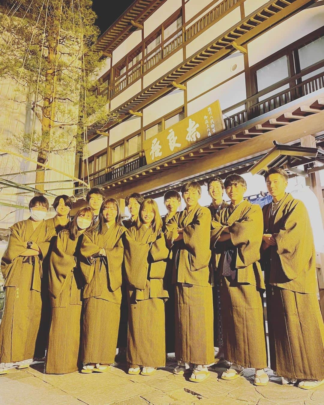 飯田貴之さんのインスタグラム写真 - (飯田貴之Instagram)「. 家族旅行みたいな卒業旅行でした😃」3月10日 20時12分 - takayukiiidaphoto
