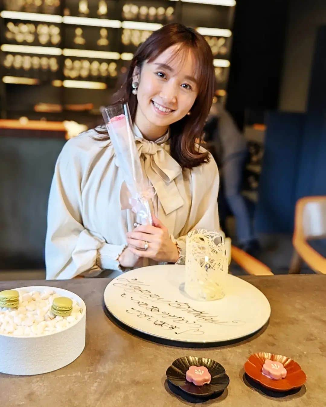 小野恵美のインスタグラム：「Ode🍽️🥂 @ode_restaurant  素敵なお料理とおもてなしでした✨  女神様2人と🥰 @asamiyukiko  @maruyumi   優しいお心遣いにいつも感謝でいっぱいです🕊️  #フレンチ #フレンチレストラン #ode #ランチ #lunch #いつもありがとう」