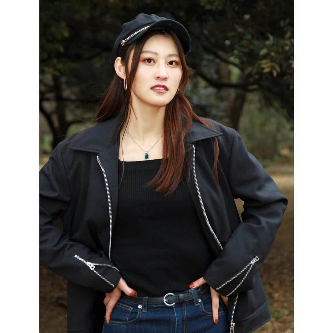 のインスタグラム：「. ❤️ . . このキャスケットとアウターおきに🎩 . . . . #instagood #いいね #フォローミー #gym  #筋肉 #体幹 #instalike #キャスケット #fashionista #おすすめコスメ #引き締め #ワイズ #dholic #腹筋女子 #リップモンスター #makeup #美脚 #美人 #黒髪 #workout #モデル #ケイト #被写体 #コスメマニア #followｍe」