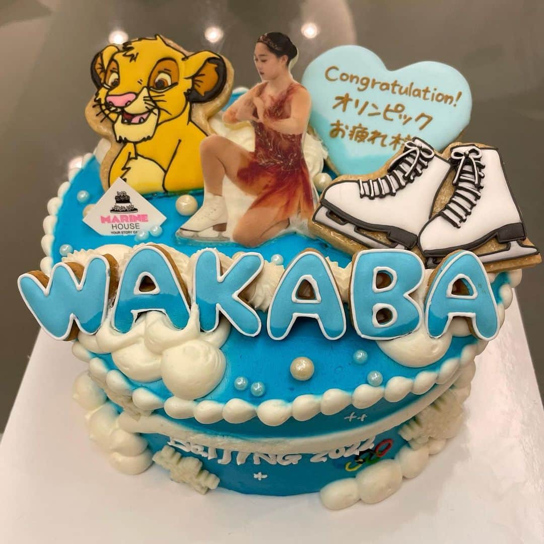 樋口新葉のインスタグラム：「ケーキがかわいかった🎂 というよりすごかった！！ @marinehouse_yourstorycake   シンバがかわいい☀️ みんなありがとう、まだまだ頑張ります😌」