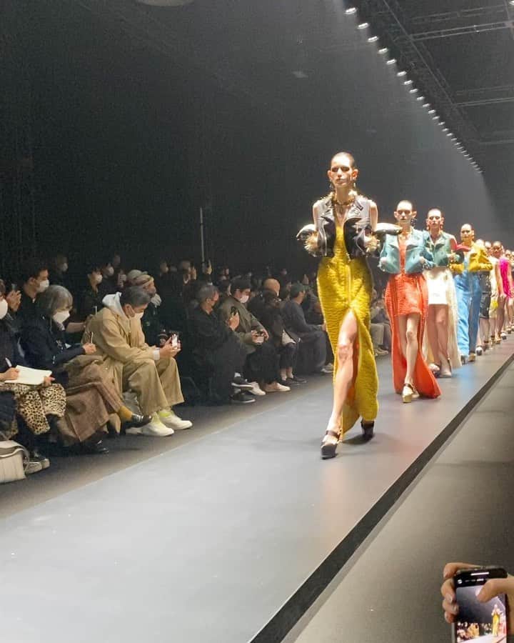 大石絵理のインスタグラム：「bravo🖤👏 @undercover_lab  @joniotakahashi」