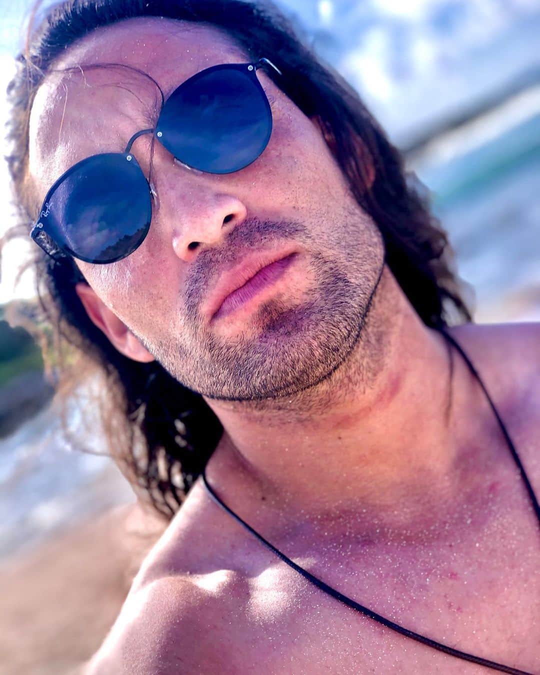 クラウディオ・リースのインスタグラム：「Amo esta foto!!!!  Amo esos lentes y amo el mar ❤️」