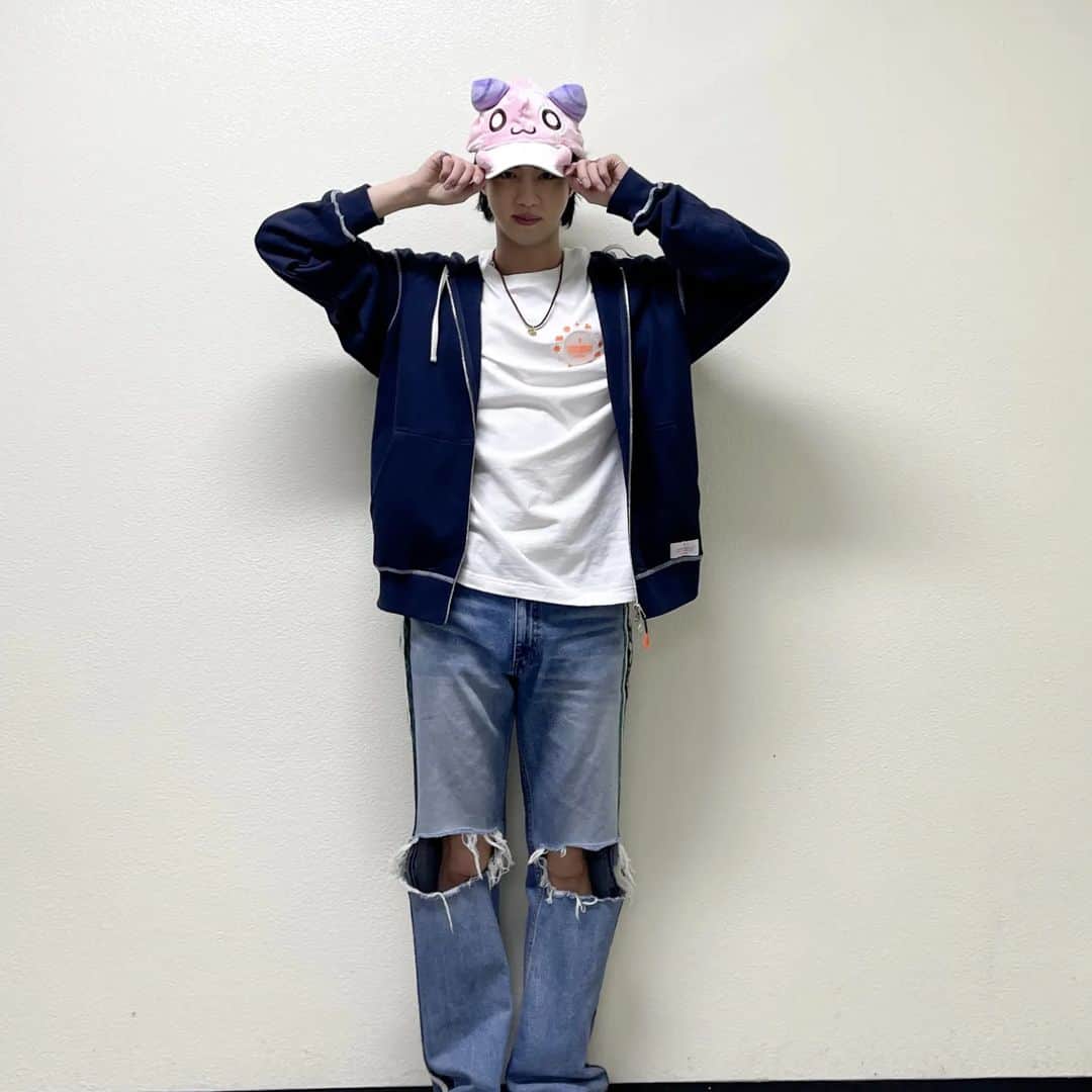 JINさんのインスタグラム写真 - (JINInstagram)「제작한 모자」3月10日 22時54分 - jin