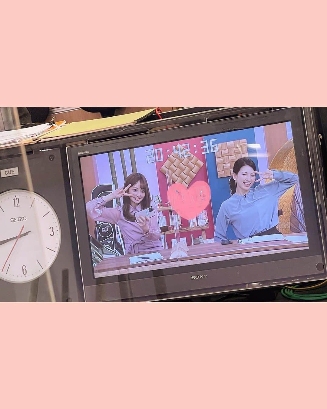 羽田優里奈さんのインスタグラム写真 - (羽田優里奈Instagram)「. . 先週のkyobizXの衣装 ☺︎ 明日の放送も宜しくお願いしますっっ . . ▷ onepiece #wildlily  . 袖のツヤのある光沢感が綺麗で、 襟と手首にはベロアのラインが入っており、 細かい作りがお上品なワンピでした🌸 . . 以前、番組のロケで 話題の骨格診断を受けた際、 "骨格ストレート"と診断されました！ . メリハリボディに見えてスタイルアップする服と 着太り雪だるまちゃんになってしまう服の差が激しい 骨格ストレート。 . ｉラインの形が綺麗で、 ストンと落ちて広がらない布地なので、 骨ストおすすめワンピ認定です✌️ . . . . . . . . #168cm #骨格診断 #骨格ストレート #骨スト #着痩せ #骨ストコーデ #骨格ストレートコーデ #骨格ストレート服  #衣装 #ワンピース #イエベ春 #コーデ #今日のコーデ  #フェミニンコーデ #きれいめコーデ #ファッション  #ハイウエスト #iラインワンピース  #kyobizx #kbs #kbs京都 #京都  #ootd #fashion #fashiongram #coordinate」3月10日 23時40分 - hadayurina_
