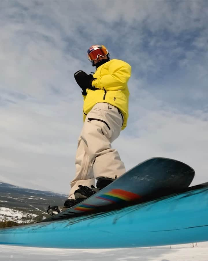 マルクス・クリーブランドのインスタグラム：「Live commentary on this lap😂 back with @petterulsletten, and hyped on this course! | @gopro #home #snowboarding」