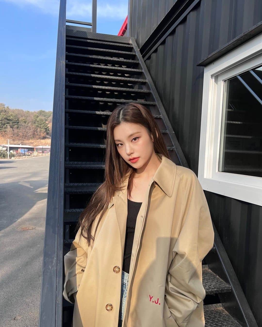ITZYさんのインスタグラム写真 - (ITZYInstagram)「can't wait for the Burberry AW22 Show, Fri 3/11 @ 10pm #Burberry #BurberryShow #BurberryAW22」3月11日 13時00分 - itzy.all.in.us