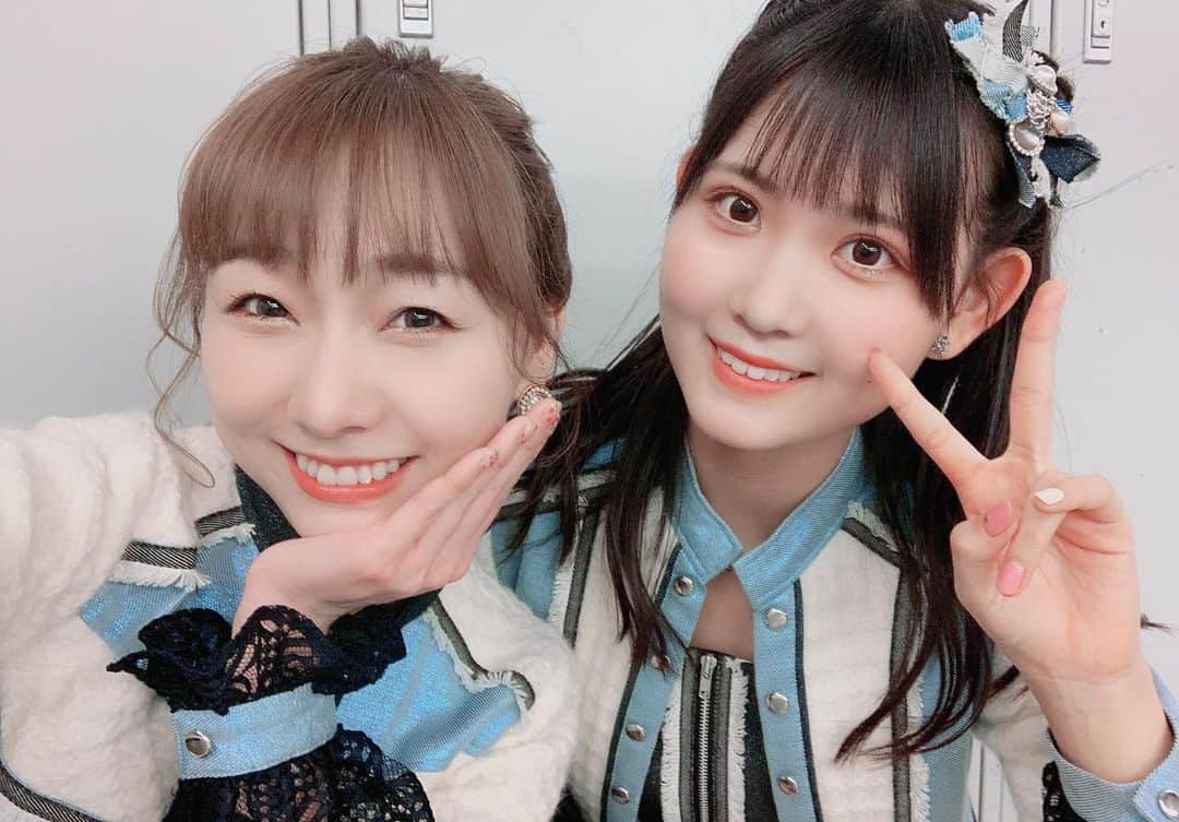 須田亜香里さんのインスタグラム写真 - (須田亜香里Instagram)「置き鍼アイドル🧡笑  肩凝り酷すぎて、恒例の首回らなくなる症状がでたので、この前施術してもらったの！ 今日も私はコンディション完璧でした👼🏻  あと今日はアイドルフェスだったからアイドルメイク。 カラコン入れて、目頭切開ラインも入れて、マスカラぱっちり、涙袋ぷっくり、キラッキラアイシャドウでモリモリでした！  #NIGフェス #NIG2022 #ske48 #心にFlower #置き鍼 #三十路アイドル #アイドルメイク #無事怪我なく終了」3月11日 22時58分 - akarisuda