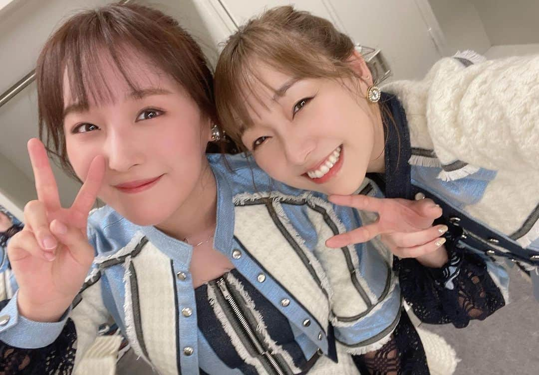 須田亜香里さんのインスタグラム写真 - (須田亜香里Instagram)「置き鍼アイドル🧡笑  肩凝り酷すぎて、恒例の首回らなくなる症状がでたので、この前施術してもらったの！ 今日も私はコンディション完璧でした👼🏻  あと今日はアイドルフェスだったからアイドルメイク。 カラコン入れて、目頭切開ラインも入れて、マスカラぱっちり、涙袋ぷっくり、キラッキラアイシャドウでモリモリでした！  #NIGフェス #NIG2022 #ske48 #心にFlower #置き鍼 #三十路アイドル #アイドルメイク #無事怪我なく終了」3月11日 22時58分 - akarisuda