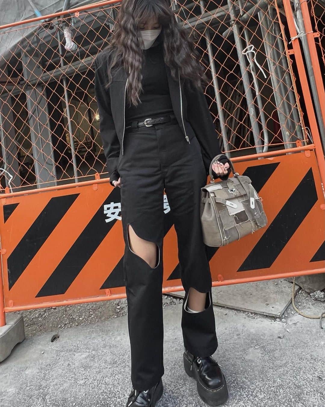 江田友莉亜のインスタグラム：「@dickies × @kotohayokozawa 🖤」