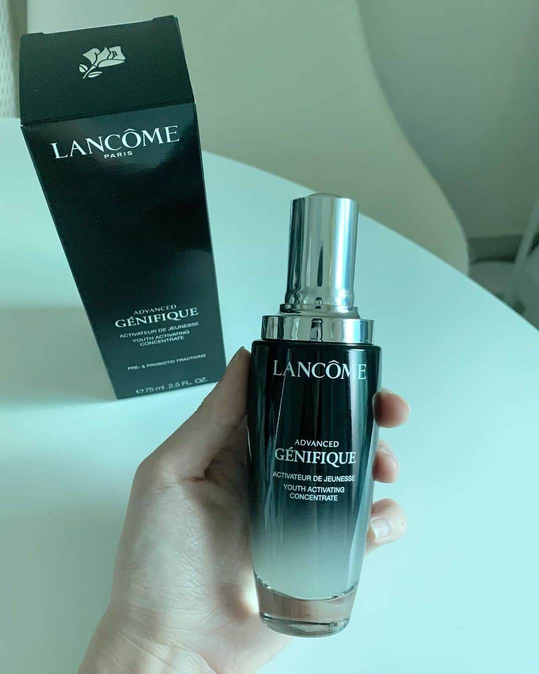 ウィ・ソンヒさんのインスタグラム写真 - (ウィ・ソンヒInstagram)「#광고 @lancomeofficial  7일만 사용해도 효과를 볼 수 있는 랑콤 제니피끄 세럼 🤍 7가지 프리&프로바이오틱스가 피부 장벽을 케어하고 피부의 근본적인 힘을 키워줘요 :) 꾸준히 사용했을 때 확실히 피부가 맑아지고 튼튼해지는 느낌!  제니피끄 75ml 구매 시 35ml 추가 증정 프로모션도 같이 진행중이라고 해요 🤍 - #랑콤 #제니피끄세럼 #랑콤제니피끄세럼 #제니피끄75ml #마이크로바이옴과학 #제니피끄세럼프로모션 #7일동안세럼」3月11日 16時05分 - _seong_hee