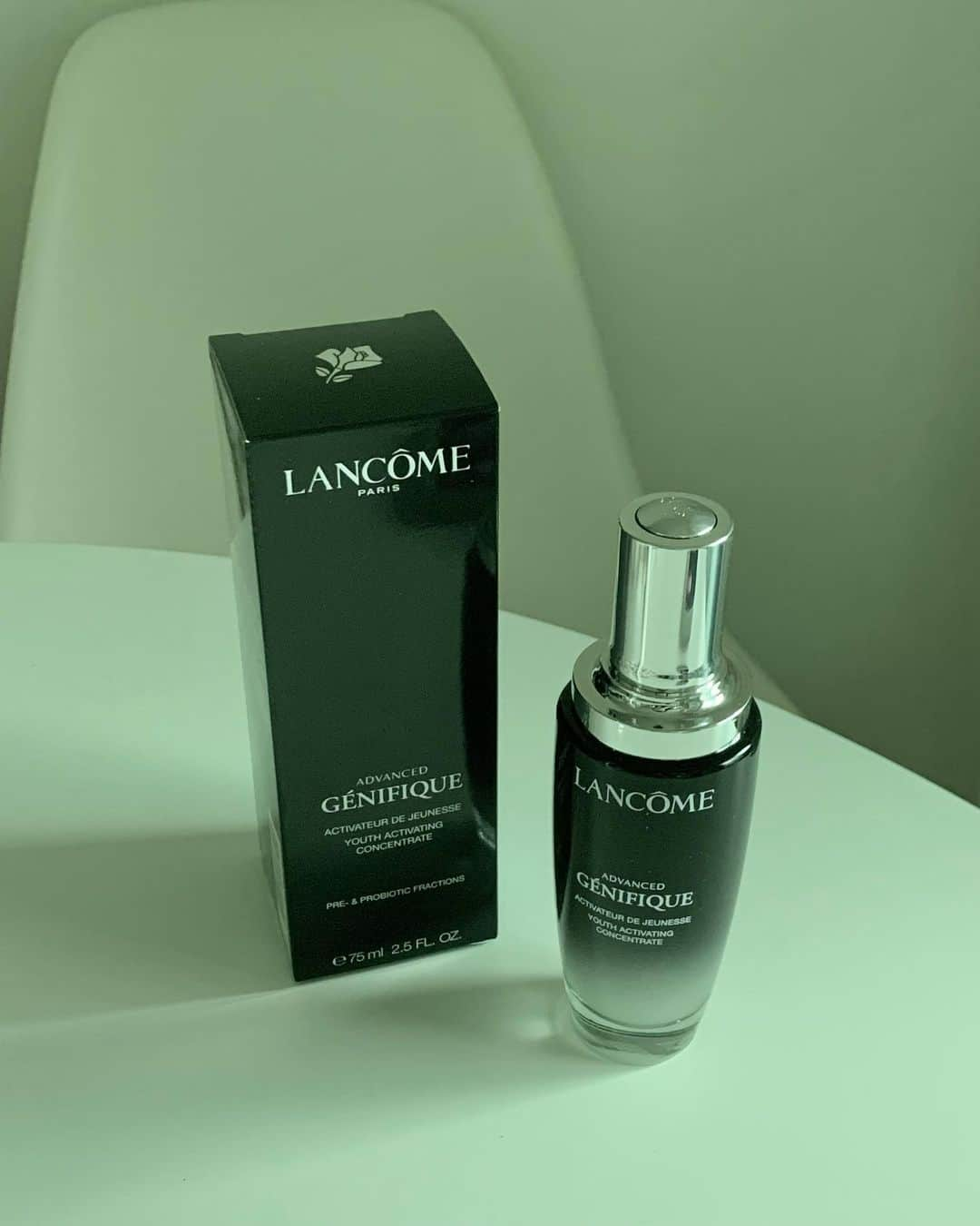 ウィ・ソンヒさんのインスタグラム写真 - (ウィ・ソンヒInstagram)「#광고 @lancomeofficial  7일만 사용해도 효과를 볼 수 있는 랑콤 제니피끄 세럼 🤍 7가지 프리&프로바이오틱스가 피부 장벽을 케어하고 피부의 근본적인 힘을 키워줘요 :) 꾸준히 사용했을 때 확실히 피부가 맑아지고 튼튼해지는 느낌!  제니피끄 75ml 구매 시 35ml 추가 증정 프로모션도 같이 진행중이라고 해요 🤍 - #랑콤 #제니피끄세럼 #랑콤제니피끄세럼 #제니피끄75ml #마이크로바이옴과학 #제니피끄세럼프로모션 #7일동안세럼」3月11日 16時05分 - _seong_hee