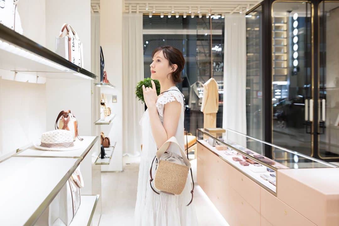 【新品未使用】クロエ/CHLOE woody スモールバスケットバック ホワイト Chloe「WOODY」スモールバスケット クロエ Chloe WOODY CHC23AS381L18