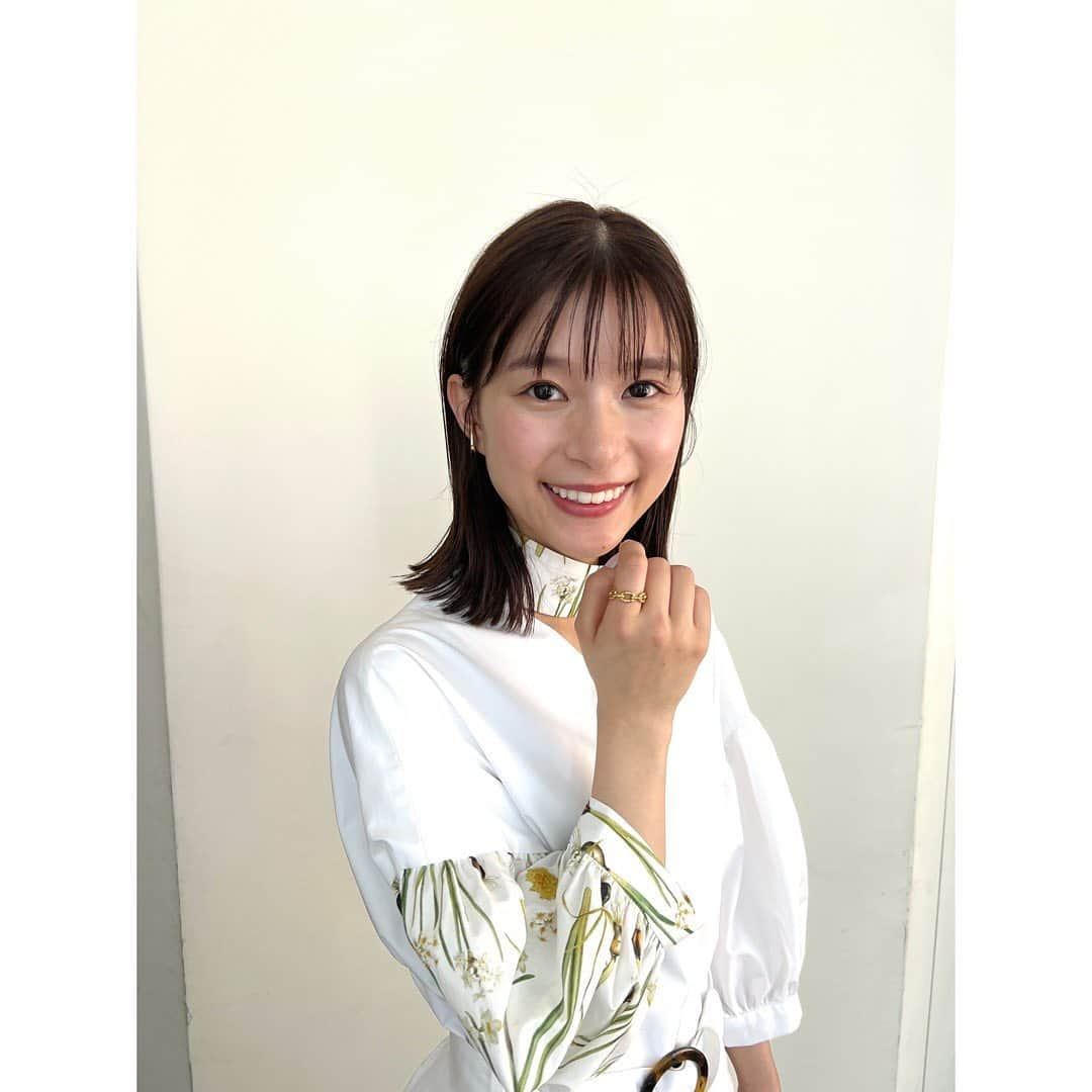 芳根京子さんのインスタグラム写真 - (芳根京子Instagram)「「ヒルナンデス」 ご覧いただきありがとうございました。 これで「真犯人フラグ」での活動は終わりかしら...🥲 夏からいろんな現場に行かせてもらえて本当に楽しかったです！ 素敵なチームだったので本当に寂しい。 これからもずっとだいすきです！！ いよいよ明後日は最終回。 是非。最後までご覧ください！  てことで、無事に撮影が終わって 前髪切りました。  切りましたが、 まだ次は始まってません。 少し、爆睡させてください。笑  #真犯人フラグ  💄 @1129kotomi  👗 @ami_michihata」3月11日 16時54分 - yoshinekyoko