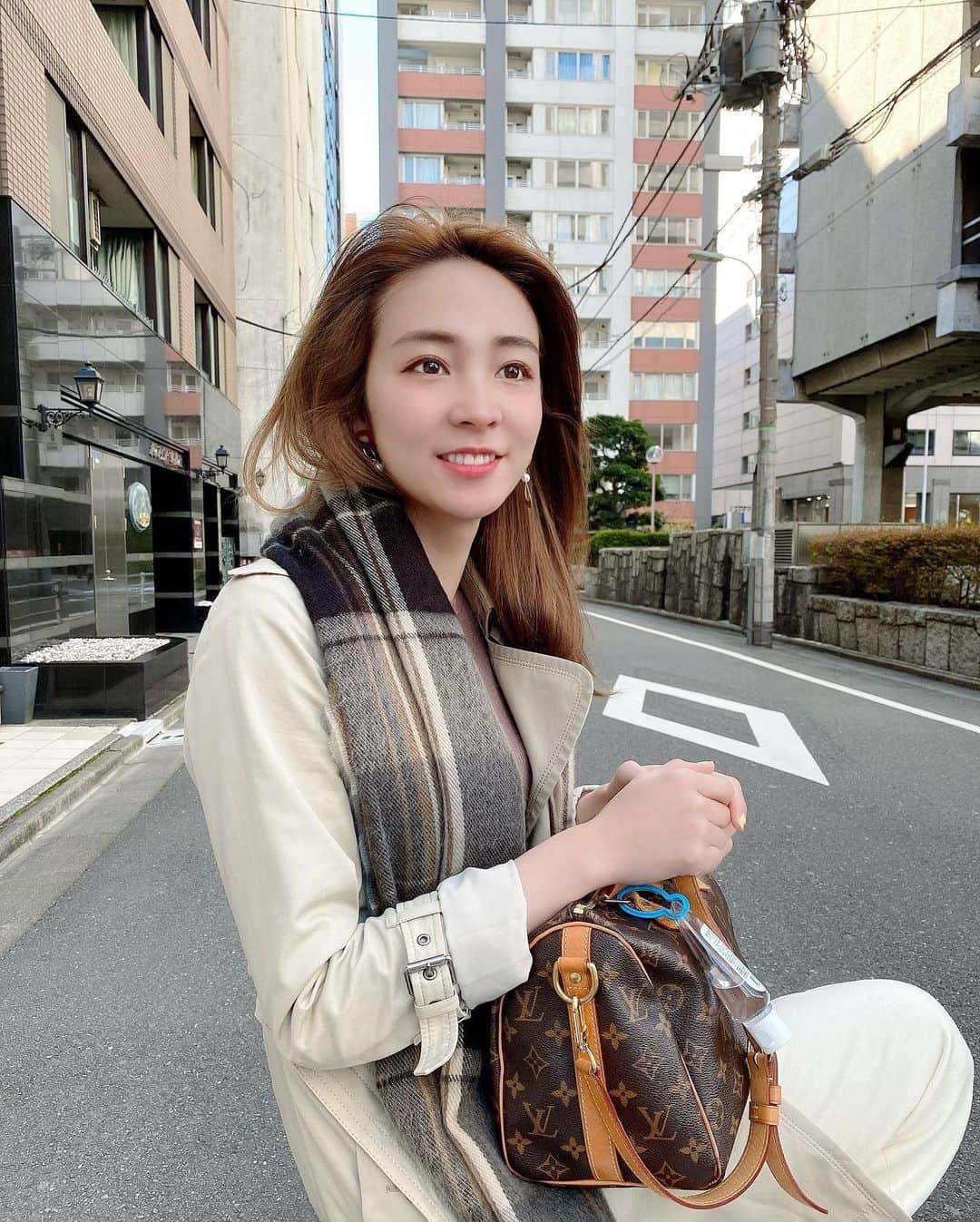 利水翔のインスタグラム：「風でライオンみたいな 髪型になってしまった🦁写真をぺたり📷🤣  #風ヘアー #ファインダー越しの私の世界  #利水つばさ #台湾 #日本」