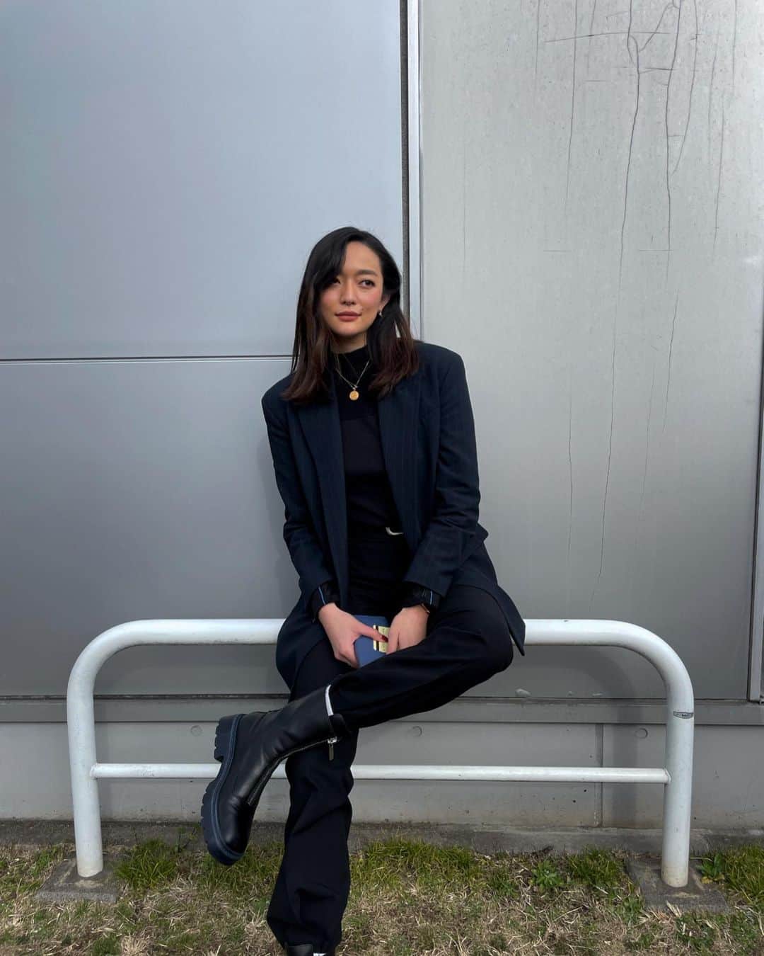 のインスタグラム：「At the parking garage🚗 . . Tops @aula.aulaaila_official  Jacket @zara  Trousers @zara  Boots @charleskeith_jp  #fashion#ootd#lookbook」
