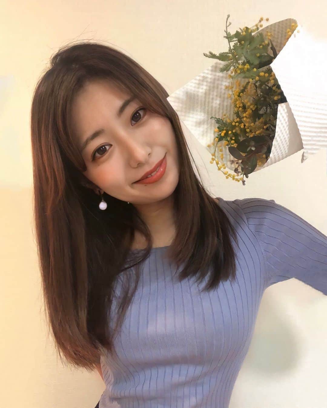 のインスタグラム：「😊 . 目まぐるしく変化する世の中だけど 大変なこともいっぱいあるけど 前向きに笑顔で過ごしていきたいです！ .  みんなでHAPPYに🍀 今週もお疲れ様でした✨」
