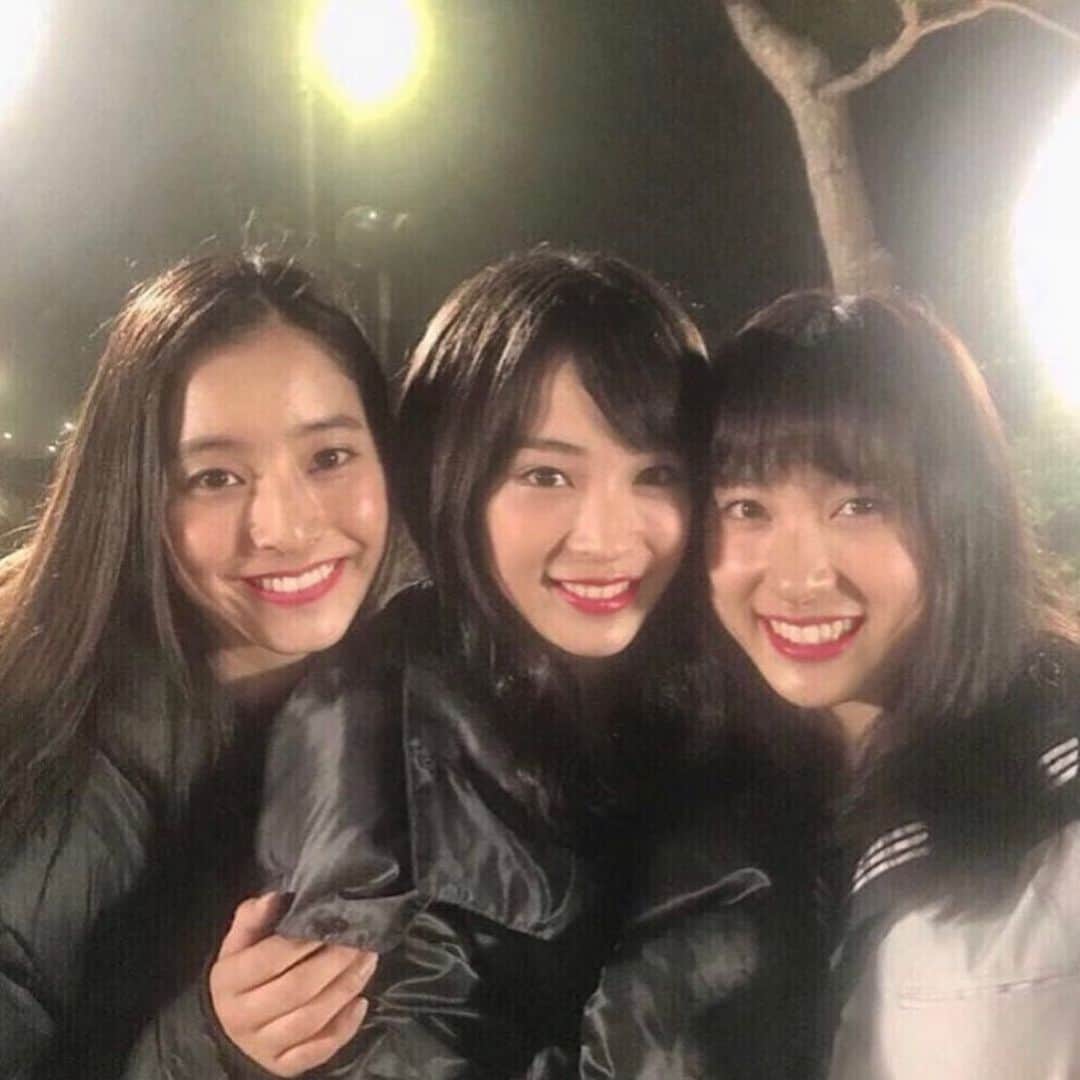 星來のインスタグラム：「美女三姉妹 降臨。 新木優子＆広瀬すず＆土屋太鳳。 #新木優子 #広瀬すず #土屋太鳳 #美女 #姉妹 #可愛い #いいね返し #インスタ映え #instagood #instalike #f4f #l4l #likeforlikes #likeforfollow #いいねした人全員フォローする #お洒落さんと繋がりたい #美男美女と繋がりたい」
