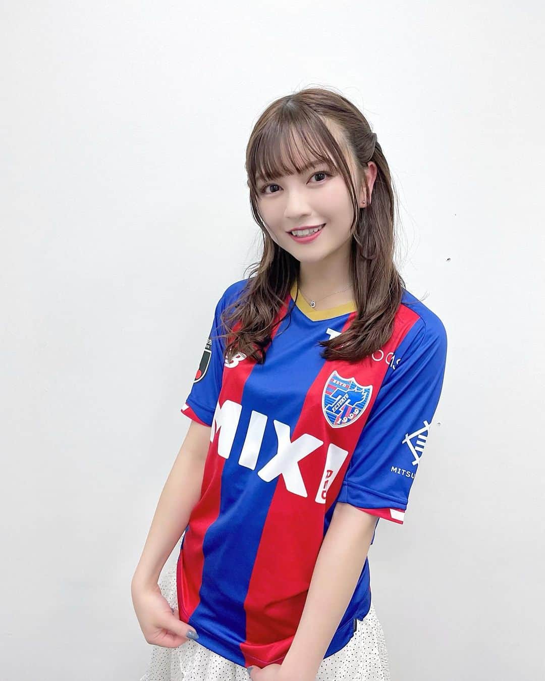 廣川奈々聖のインスタグラム：「#fc東京 さんから 今シーズンのユニフォームを頂きました🥲🪄 ⁡ ⁡ ユニフォームってテンション上がるよね…… ⁡ 「NANASE」の名前入りで、 背番号が7なの！めちゃくちゃ嬉しい！; _ ; ⁡ ⁡ ⁡ 今年こそは、このユニフォーム着て 絶対にスタジアム観戦したい…🔥 ⁡ ⁡ 皆はなんのスポーツが好きですか？¨̮  ⁡ ⁡ ⁡ ⁡ ⁡ #サッカー #ユニフォーム #fc東京」