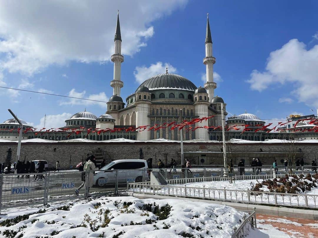 いしだ壱成のインスタグラム：「雪のイスタンブールはなかなかに旅情がありました😊🇹🇷」