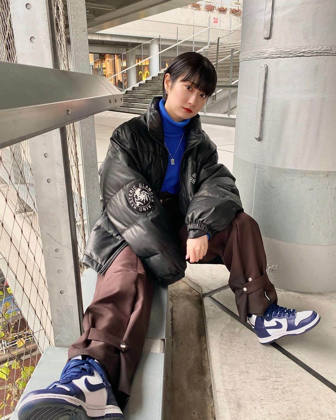 広瀬ちひろのインスタグラム：「Blue × Brown💙🤎  #windandsea #wds #hystericglamour #lobject #imme #syu #nike #nikedunk #nikeshoes」