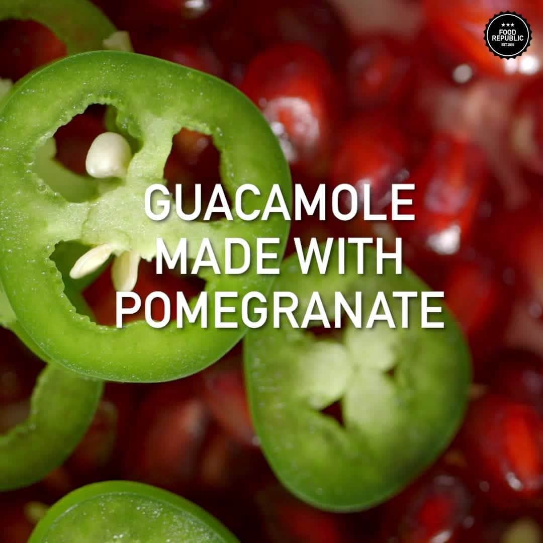 Food Republicのインスタグラム：「Enjoy making this deliciously fresh guacamole with pomegranate. The perfect snack! #FoodRepublic #FRavorites」