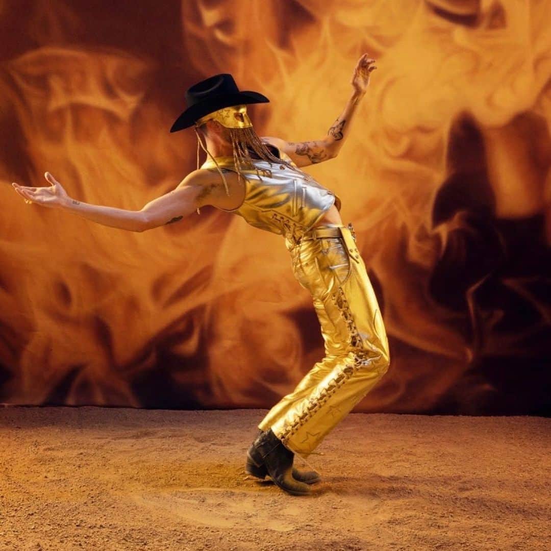 クロムハーツのインスタグラム：「+ @orvillepeck in custom Chrome Hearts for his upcoming album +」