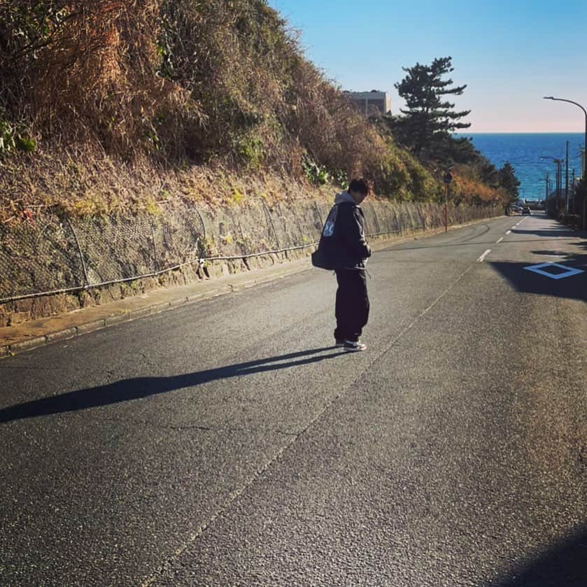 三浦翔平さんのインスタグラム写真 - (三浦翔平Instagram)「@blue.mag の撮影でした!!  入りたかったけど、久々に海見れて良かったです！」2月16日 16時14分 - shohei.63