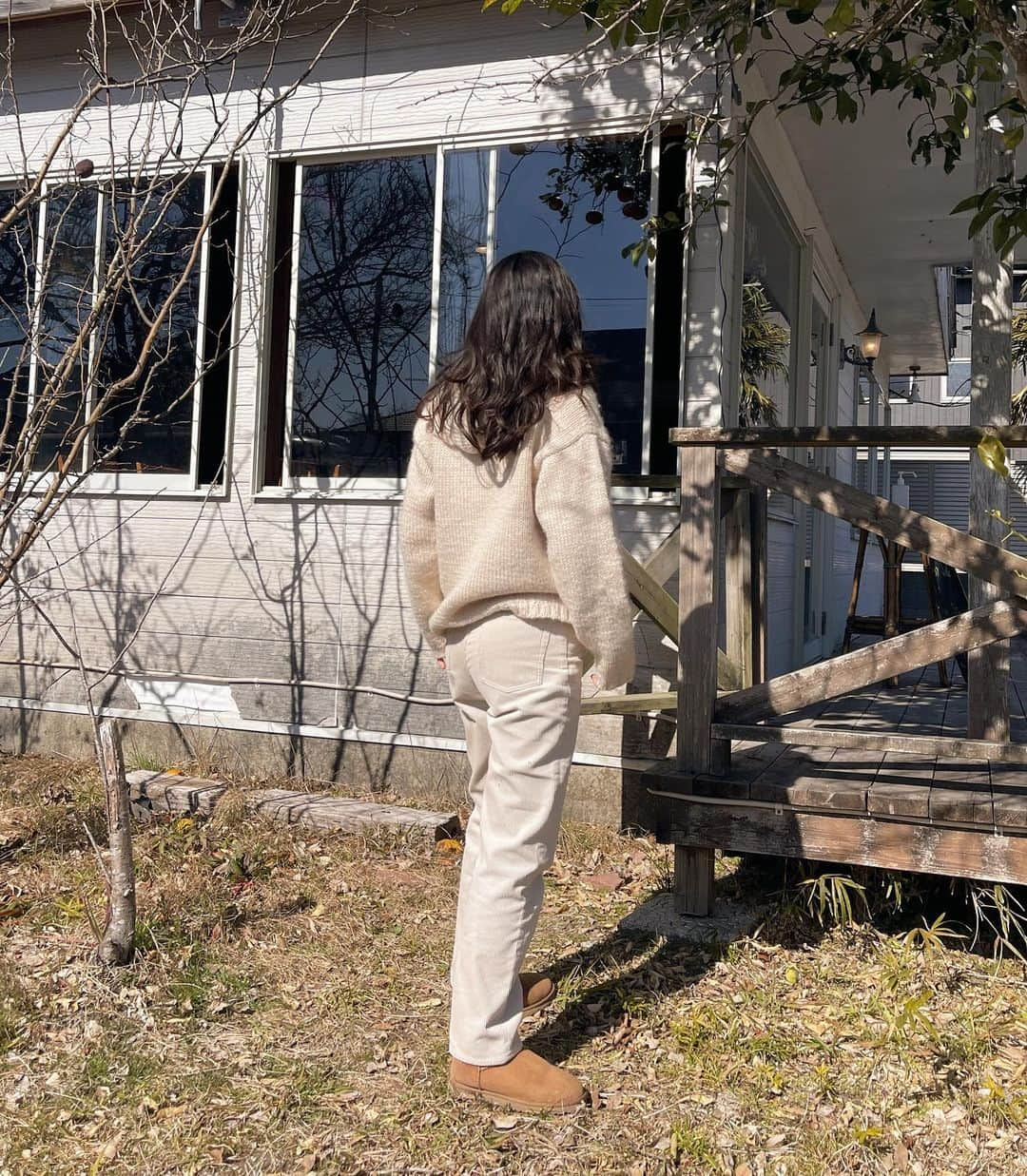 栗山遥さんのインスタグラム写真 - (栗山遥Instagram)「ご近所散歩🌿お気に入りのヴィンテージニット☁️」2月16日 11時18分 - harukakuriyama