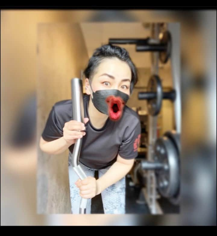 丸山典子のインスタグラム：「叫びたくなったら…..  Workout です💪✨  @マラソン大会今年こそは….👊  #fitnessaddict #fitspo #workout #bodybuilding #cardio #gym #train #training #healthy #instahealth #healthychoices #active #strong #motivation #instagood #determination #lifestyle #diet #getfit #cleaneating #eatclean #exercise」