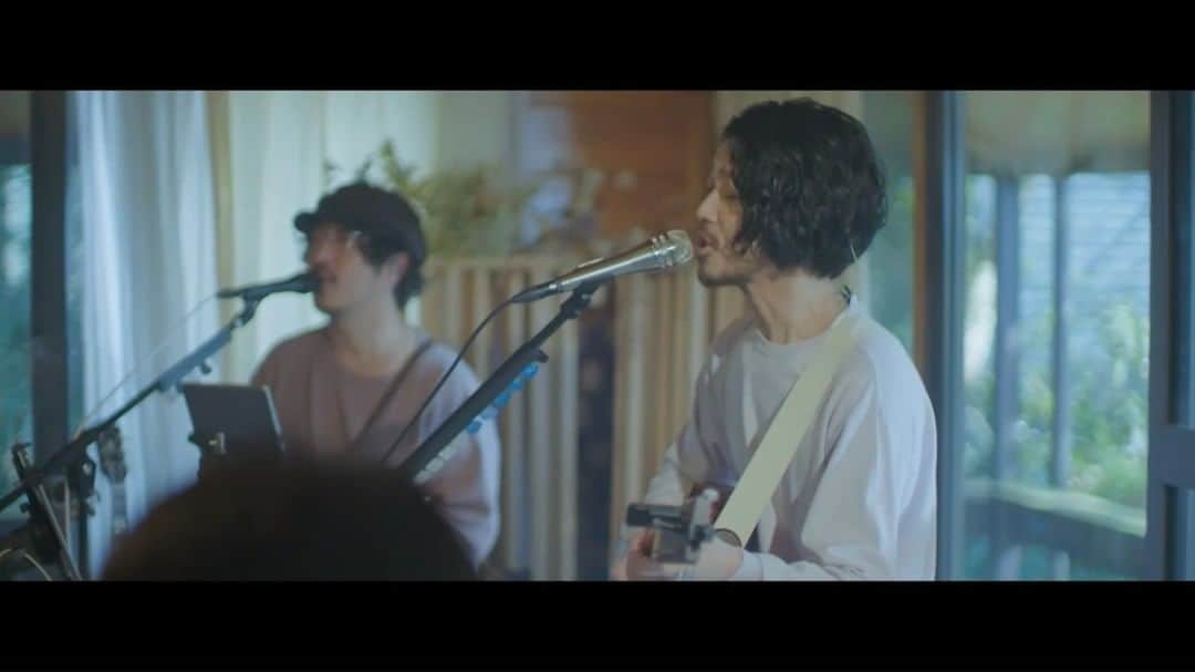 のインスタグラム：「. 🕊本日発売  デビュー15周年記念  2枚組ベストアルバム 「ohashiTrio best Too」  📀映像付き商品収録 「#HONEY」ライブ映像公開です。  是非YouTubeチャンネルにてご覧ください。  #大橋トリオ #oTbT #WOWOW」