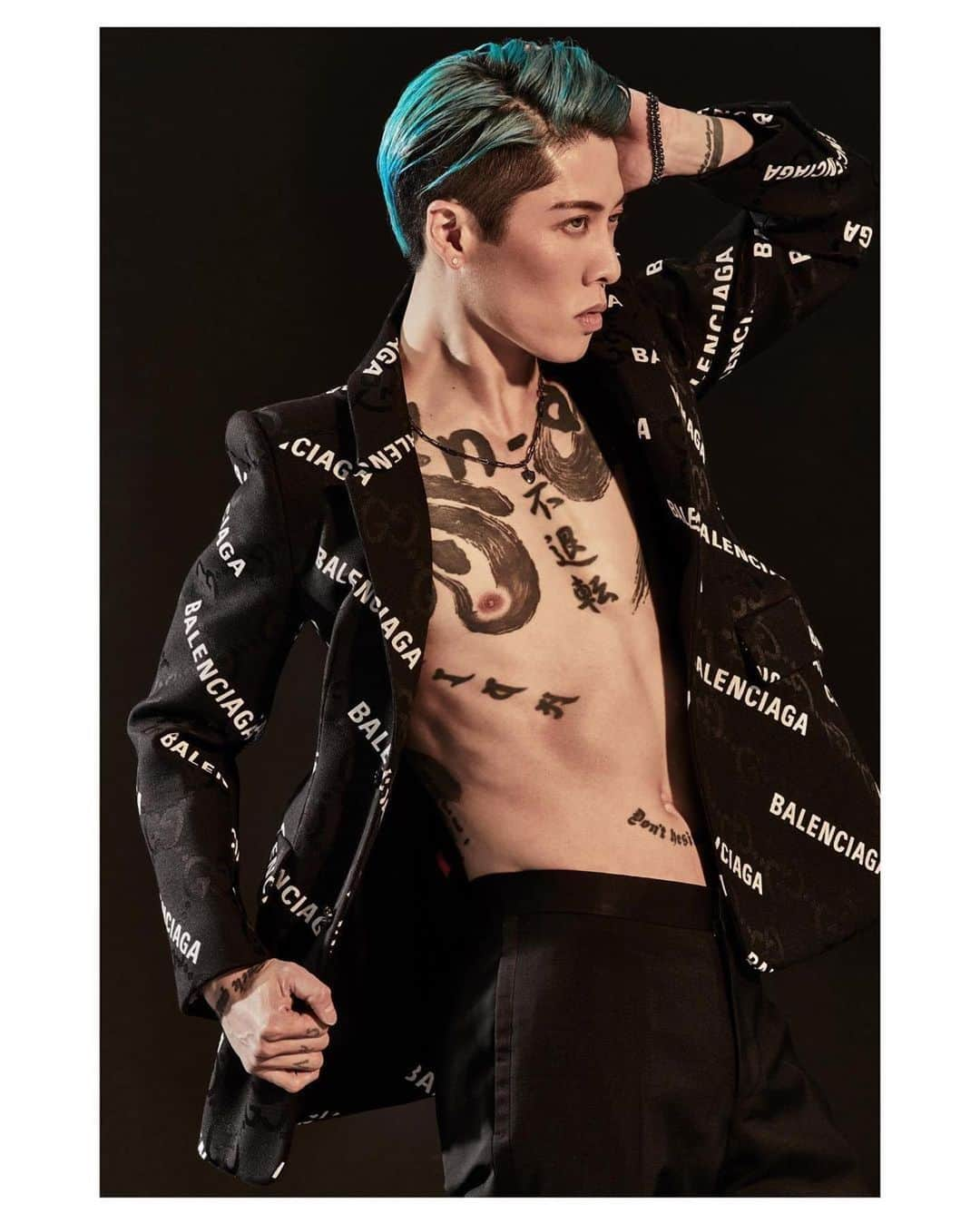 雅-MIYAVI-さんのインスタグラム写真 - (雅-MIYAVI-Instagram)「Composure Magazine   Full story and interview at ComposureMagazine.com  Big up for the team   👏🏻👏🏻🕺⚡️  英語だけどチェックしてみてね  #Repost @composure.mag ・・・ Issue 33 featuring the insanely talented @miyavi_ishihara is here!   Full story and interview at ComposureMagazine.com  The team: Photography @ronmeystudio  Creative Director + Story @yukibomb Makeup @jey_ventura  Hair @mendozavicf  Video @richardfrias  Film Production @brannon_gee  Production @agency__cm  Assistant @yukil0ve   All wardrobe via @gucci  Jewelry @annesisteron   #miyavi #gucci #annesisteron #miyaviimaginary #miyaviishihara #composure #ファッション #ファッション雑誌」2月16日 19時06分 - miyavi_ishihara