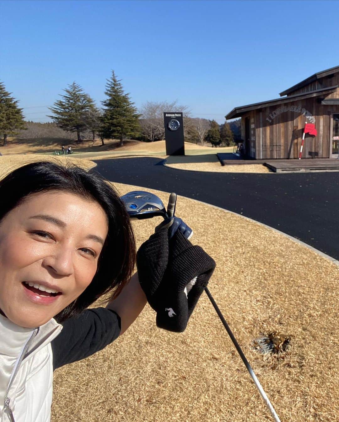 高嶋ちさ子さんのインスタグラム写真 - (高嶋ちさ子Instagram)「最高のお天気に最高のコースに最低の出来な私でした。  自分にガッカリ😮‍💨  けどまた頑張る」2月16日 20時59分 - chisakotakashima
