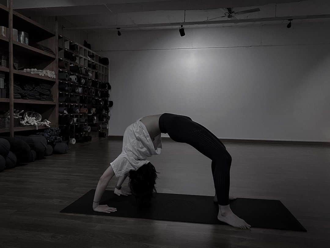 ハニのインスタグラム：「ILOVEYOGA」