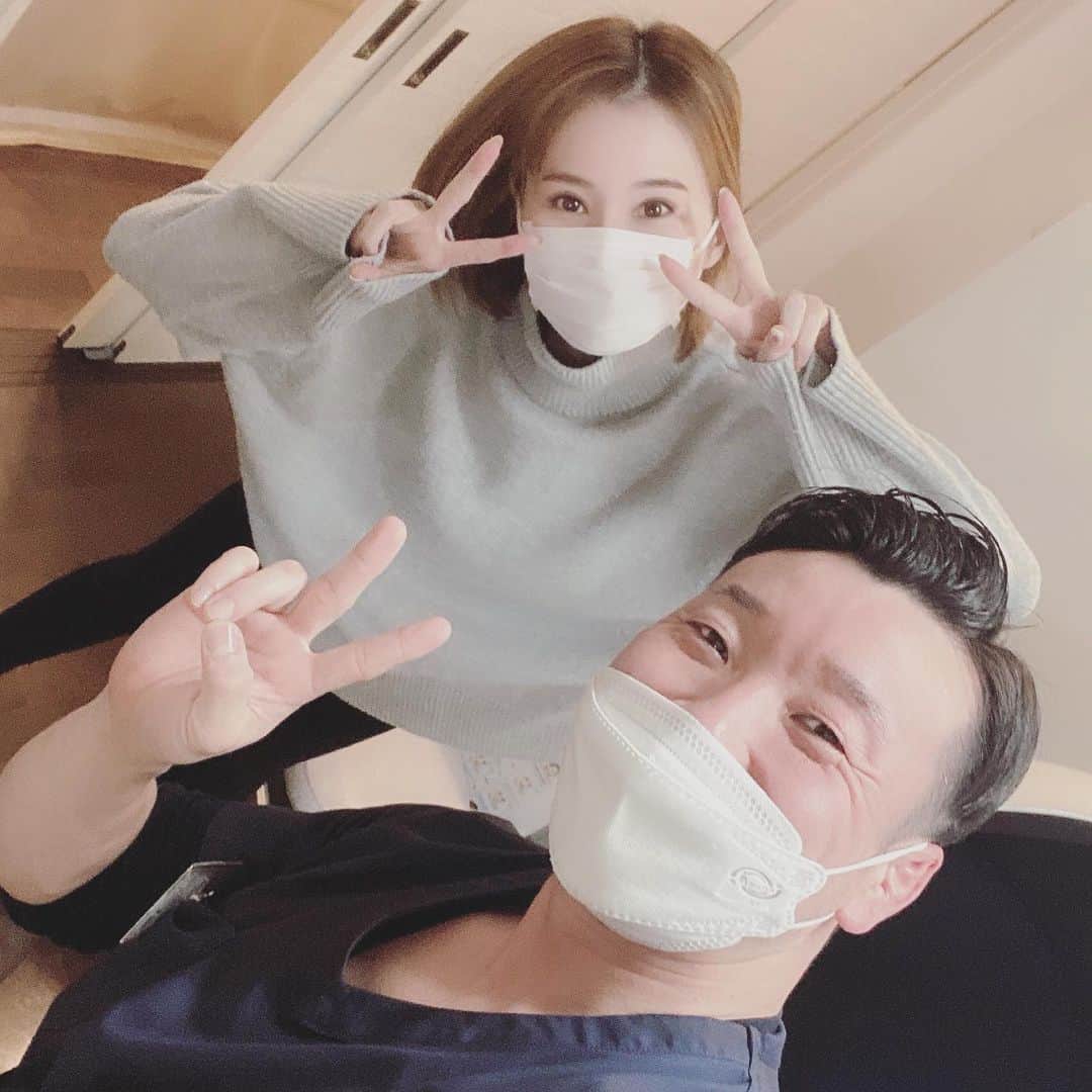 のインスタグラム：「今日も、整えていただきましたぁー😊😊  浮腫んだ身体もスッキリ😆😆  寒い時期は特に身体がバキバキになりがちだから、定期的なメンテナンスは大事ですっっ✨✨  ありがどうございました🙏✨  #整体 #銀座美dical整体サロン #小顔 #筋膜はがし」
