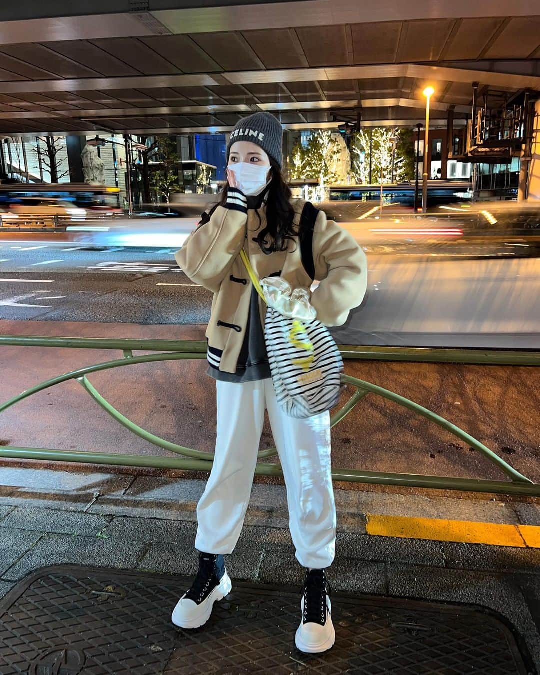 南りほのインスタグラム：「💰🤑💸」